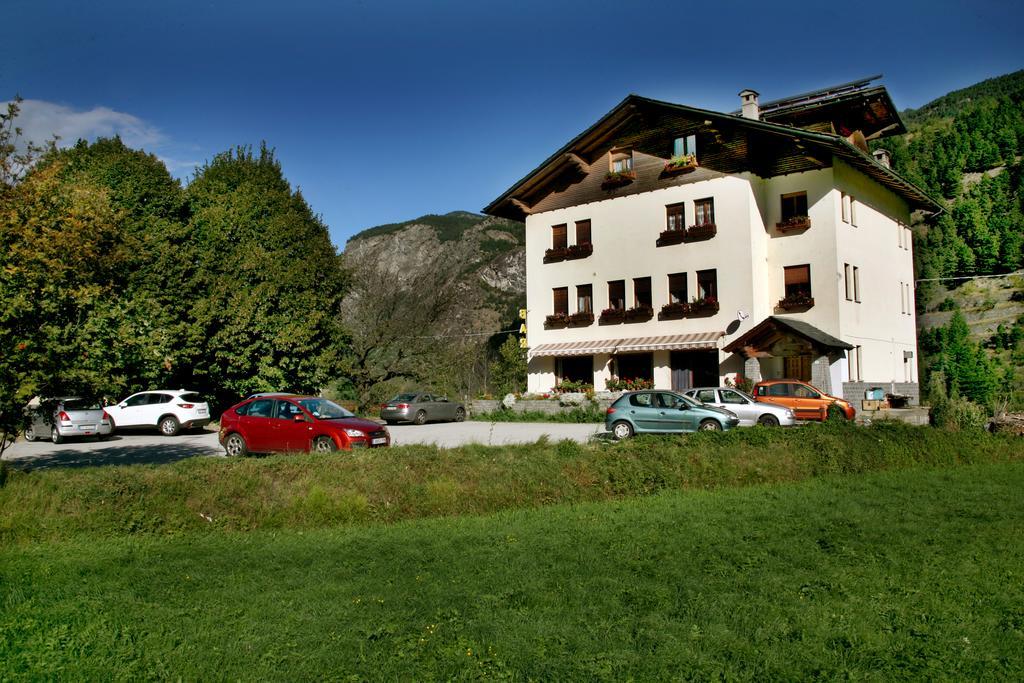 Hotel Edelweiss Villeneuve Exteriör bild